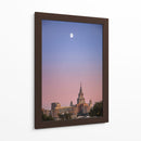 El rascacielos y la luna - Ulises Páez | Cuadro decorativo de Canvas Lab