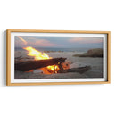 Disfrutando de una fogata en la playa - Salvador Gallardo | Cuadro decorativo de Canvas Lab