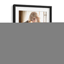 Belleza Rubia en Ropa Negra - DeLaVegaGaming | Cuadro decorativo de Canvas Lab