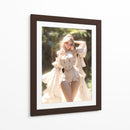 Belleza Rubia con Ropa Clara - DeLaVegaGaming | Cuadro decorativo de Canvas Lab
