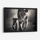 La Leona Y Su Hijo - Pat G | Cuadro decorativo de Canvas Lab