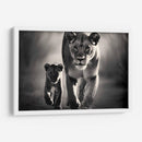 La Leona Y Su Hijo - Pat G | Cuadro decorativo de Canvas Lab