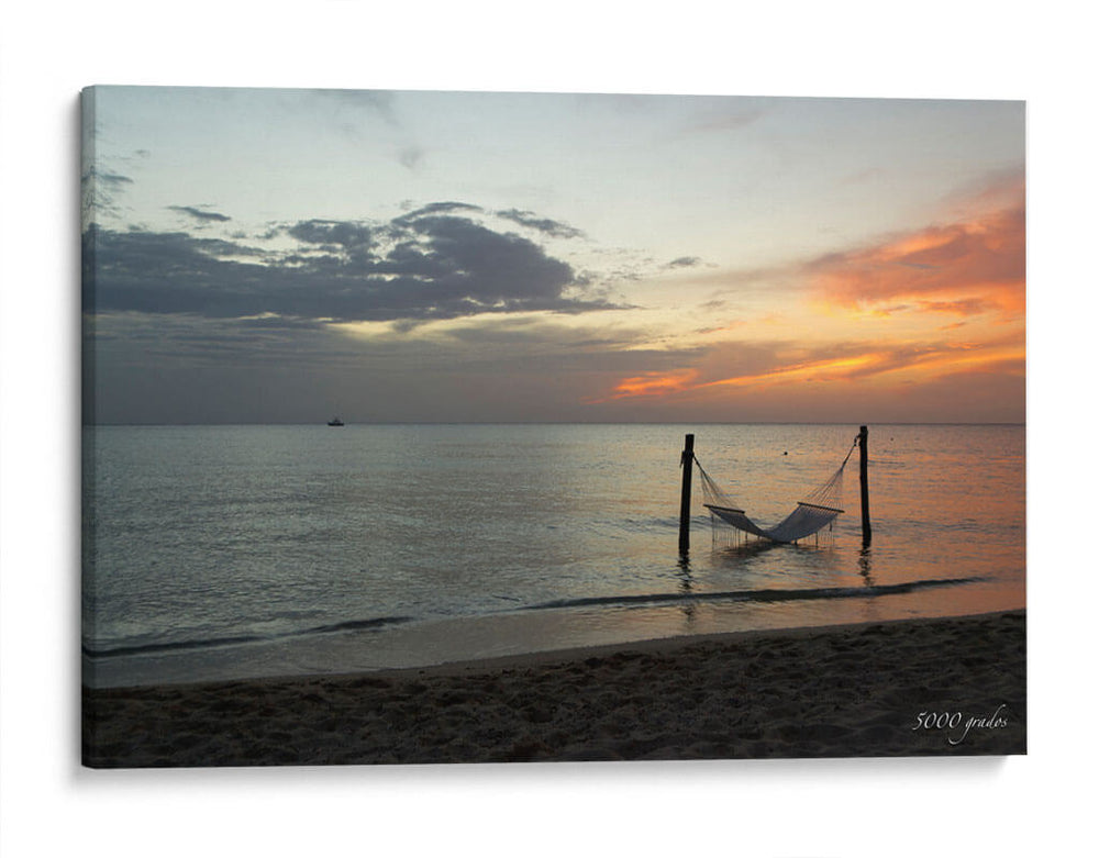 Hamaca en el mar al atardecer - 5000 grados | Cuadro decorativo de Canvas Lab