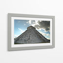 Chichén Itzá con nubes de fondo - 5000 grados | Cuadro decorativo de Canvas Lab