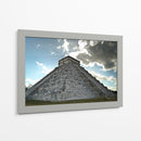 Chichén Itzá con nubes de fondo - 5000 grados | Cuadro decorativo de Canvas Lab