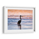 Silueta de garza en el agua al atardecer. - Claudia Luna | Cuadro decorativo de Canvas Lab