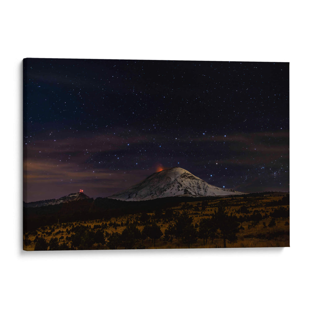 Volcán y estrellas - Guillermo Aparicio | Cuadro decorativo de Canvas Lab