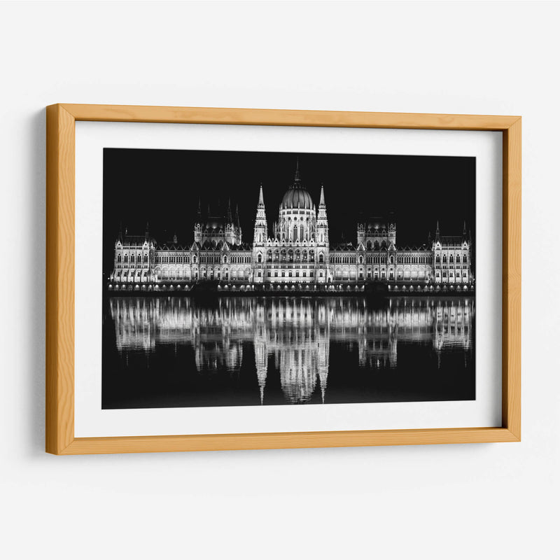 Reflejos en blanco y negro sobre el Danubio del Parlamento en Budapest - Claudia Luna | Cuadro decorativo de Canvas Lab