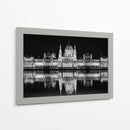 Reflejos en blanco y negro sobre el Danubio del Parlamento en Budapest - Claudia Luna | Cuadro decorativo de Canvas Lab