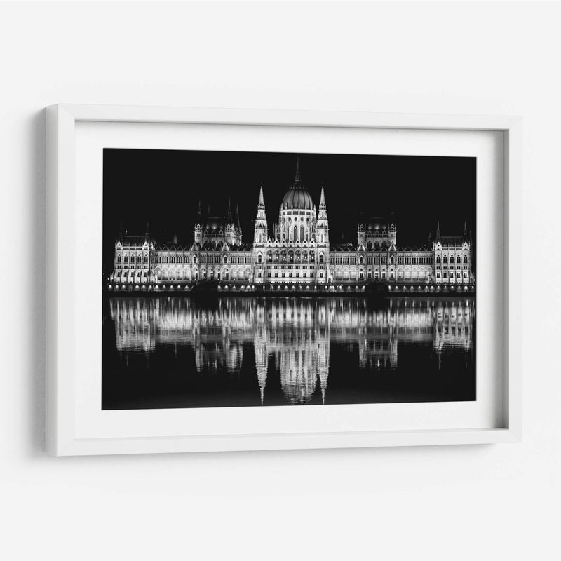 Reflejos en blanco y negro sobre el Danubio del Parlamento en Budapest - Claudia Luna | Cuadro decorativo de Canvas Lab