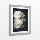 Tres rosas blancas en fondo negro - Nacifilm | Cuadro decorativo de Canvas Lab