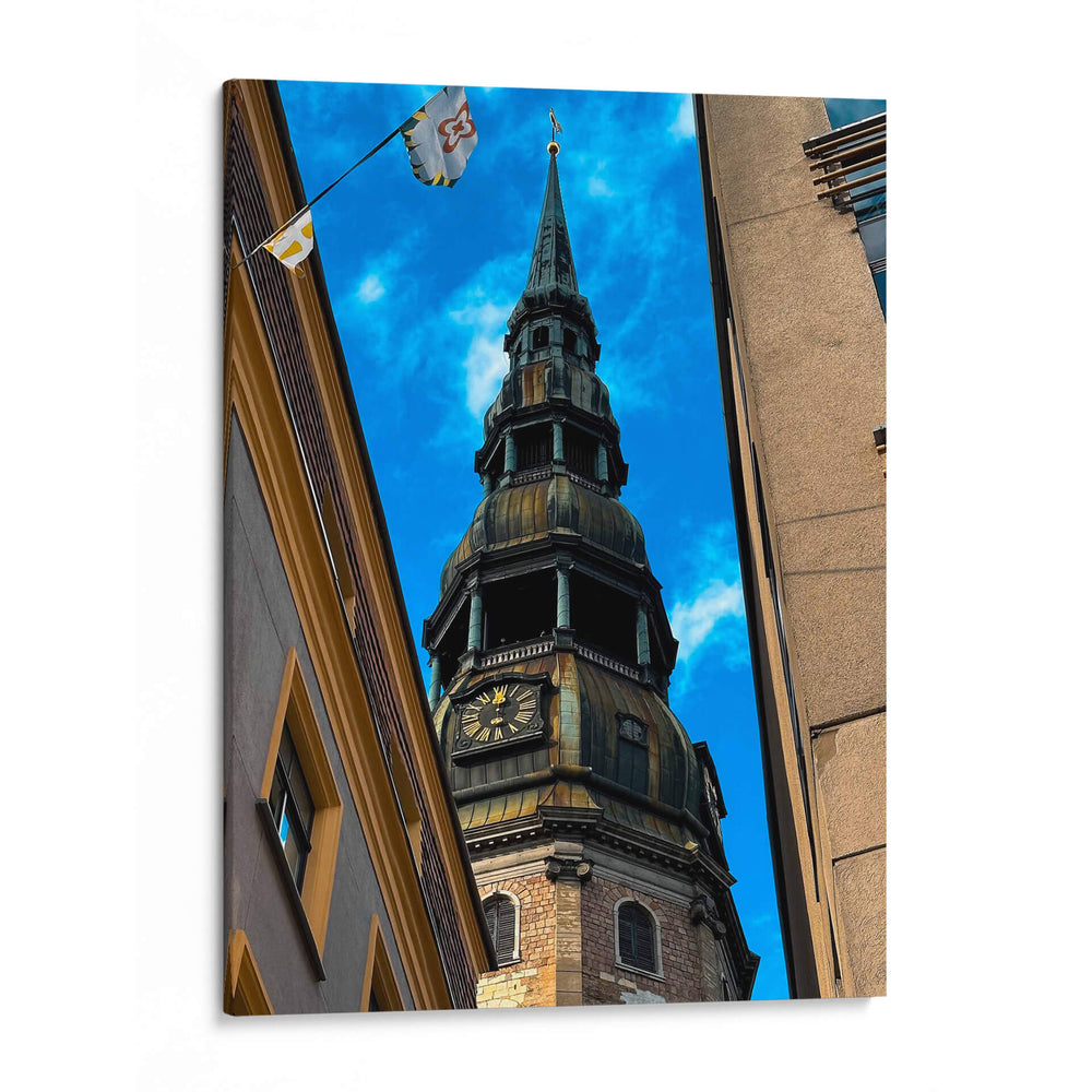 CONTRASTES DE ARQUITECTURA - RIGA, LETONIA - HiLalo | Cuadro decorativo de Canvas Lab