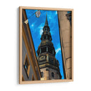 CONTRASTES DE ARQUITECTURA - RIGA, LETONIA - HiLalo | Cuadro decorativo de Canvas Lab