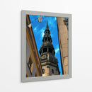 CONTRASTES DE ARQUITECTURA - RIGA, LETONIA - HiLalo | Cuadro decorativo de Canvas Lab