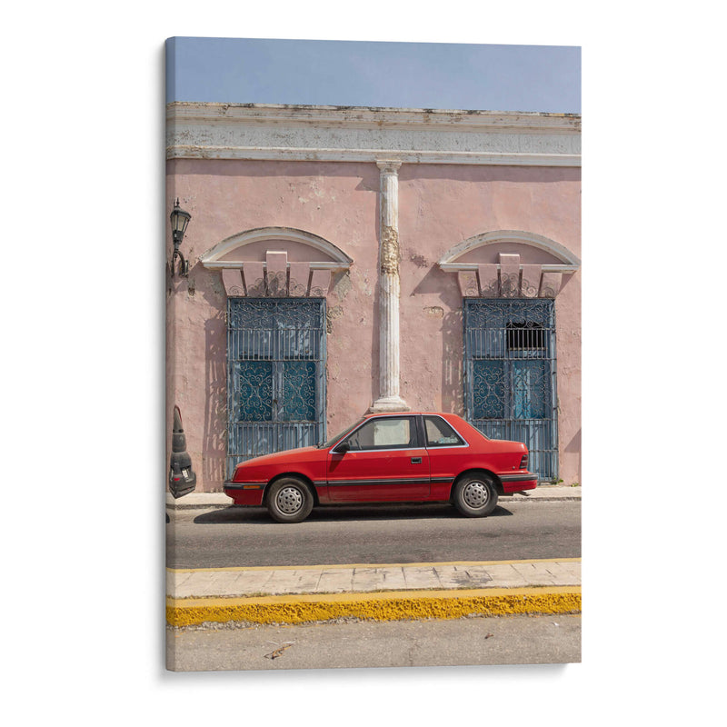 Coche antiguo en las calles de Campeche - Wandering Pixels Co. | Cuadro decorativo de Canvas Lab