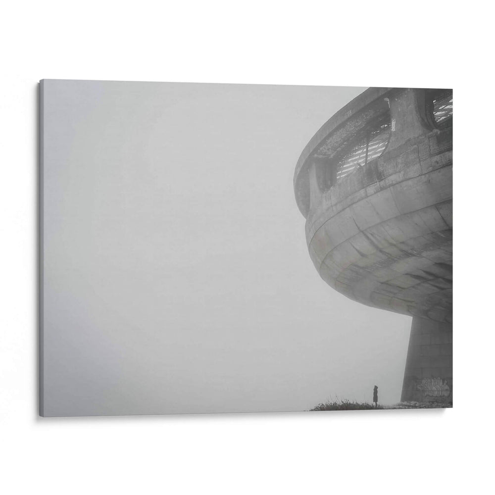 HUELLAS DEL COMUNISMO - BUZLUDZHA, BULGARIA - HiLalo | Cuadro decorativo de Canvas Lab