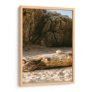 Roca sobre tronco en playa - Leonor Quiroga | Cuadro decorativo de Canvas Lab