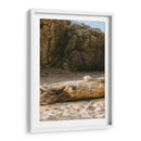 Roca sobre tronco en playa - Leonor Quiroga | Cuadro decorativo de Canvas Lab