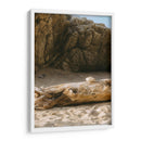 Roca sobre tronco en playa - Leonor Quiroga | Cuadro decorativo de Canvas Lab