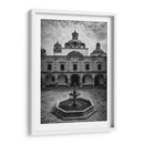 Plaza principal de Palacio Clavijero en blanco y negro. - Nosion | Cuadro decorativo de Canvas Lab