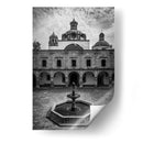 Plaza principal de Palacio Clavijero en blanco y negro. - Nosion | Cuadro decorativo de Canvas Lab