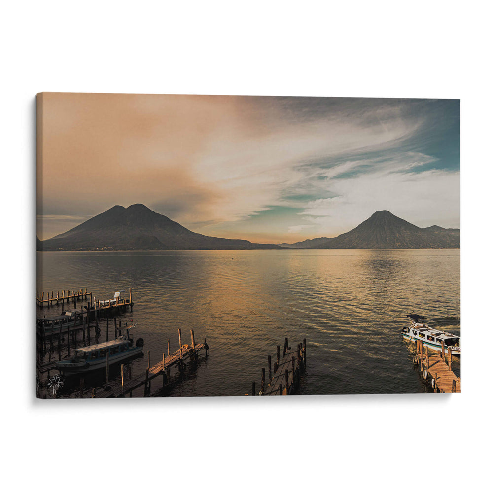 VOLCANES QUE SUEÑAN - Zuriel Halal | Cuadro decorativo de Canvas Lab