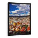 Arquitectura colonial colorida en Guanajuato, México – Un paisaje urbano vibrante bajo un cielo dramático. - Nosion | Cuadro decorativo de Canvas Lab