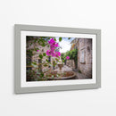 Callejón Mexicano Romántico con Flores y Muros de Piedra – Morelia, Fotografía Callejera Colonial. - Nosion | Cuadro decorativo de Canvas Lab