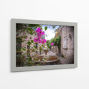 Callejón Mexicano Romántico con Flores y Muros de Piedra – Morelia, Fotografía Callejera Colonial. - Nosion | Cuadro decorativo de Canvas Lab