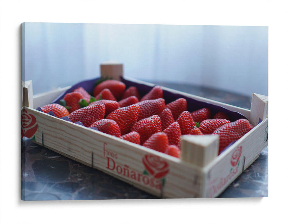 Cajita con fresas | Cuadro decorativo de Canvas Lab
