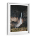 Cascada hacia los pinos | Cuadro decorativo de Canvas Lab