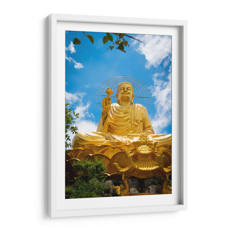 Buda dorado sosteniendo un loto | Cuadro decorativo de Canvas Lab