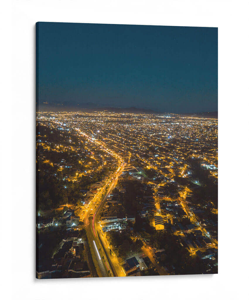 URUAPAN DE NOCHE - MICHOACÁN - Luis Fernando García Cortez | Cuadro decorativo de Canvas Lab