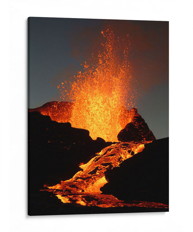 Erupción majestuosa | Cuadro decorativo de Canvas Lab