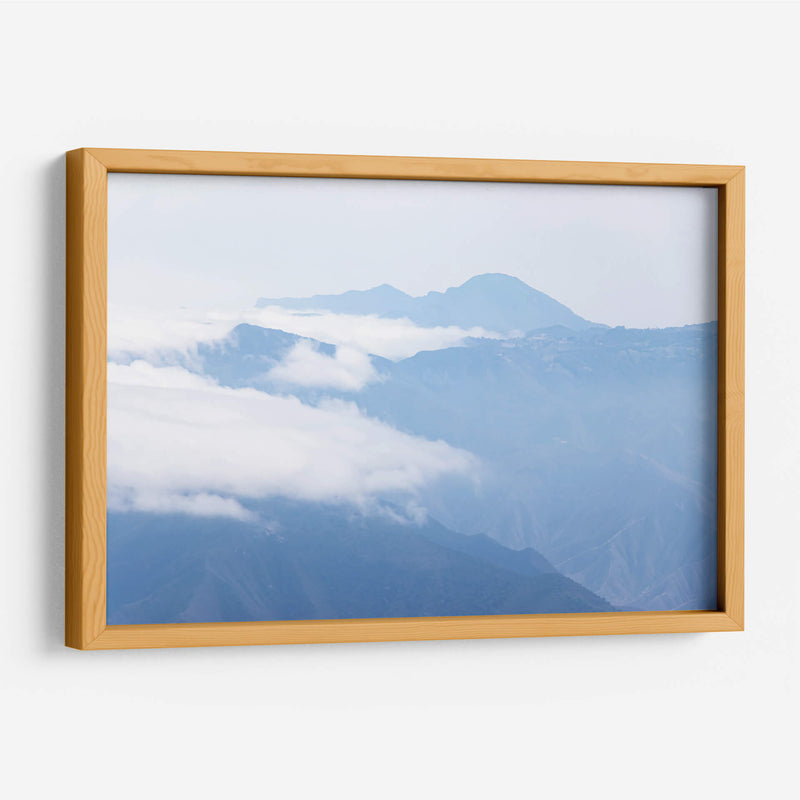 Nubes en montañas - Rodrigo Zabal | Cuadro decorativo de Canvas Lab
