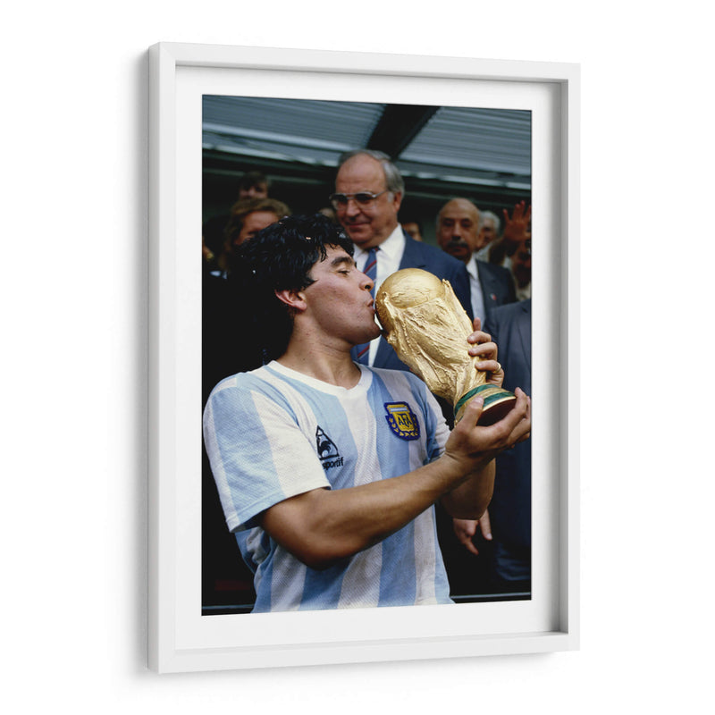 Maradona con la copa del mundo | Cuadro decorativo de Canvas Lab