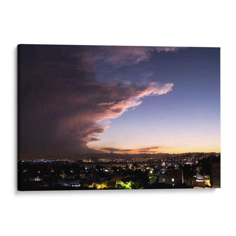 Nubes sobre la ciudad - GaryML | Cuadro decorativo de Canvas Lab