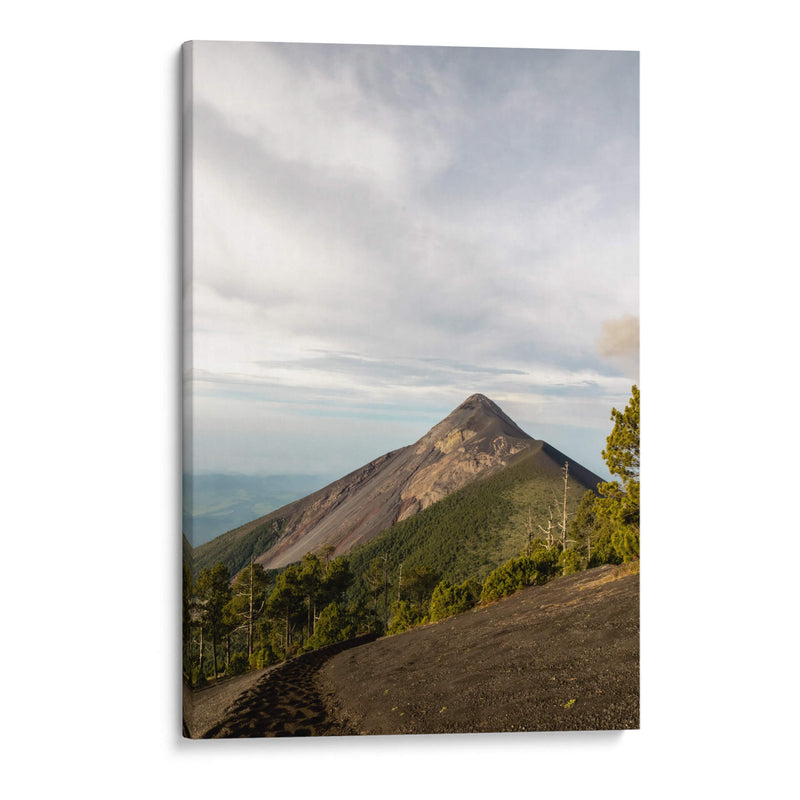 Vista al Volcán de Fuego - Luis Martínez | Cuadro decorativo de Canvas Lab