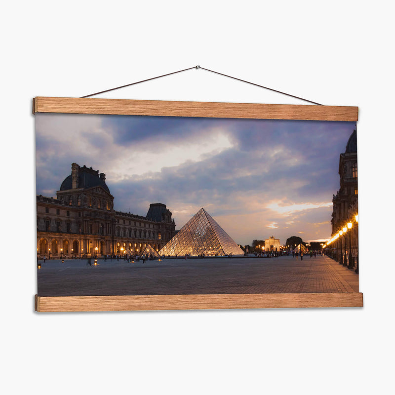 Louvre al anochecer - Omar Montero | Cuadro decorativo de Canvas Lab
