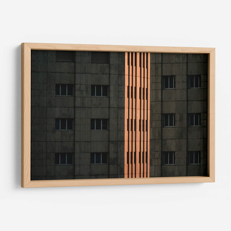 Edificio terracota iluminado | Cuadro decorativo de Canvas Lab
